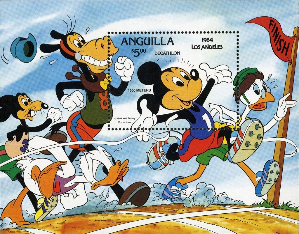 Minnie Mouse as Model in Fashion Show