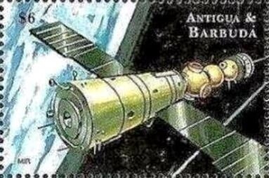 Elle Macpherson wearing Stetson