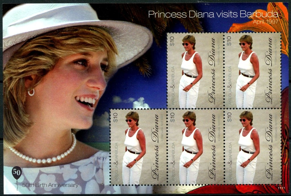 English Bulldog (facing left)