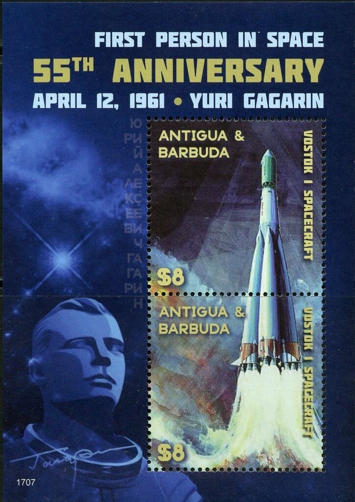 Pope Francis Waving (full-face)