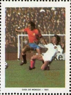 Brown Skua (Stercorarius antarcticus), San Martin Base