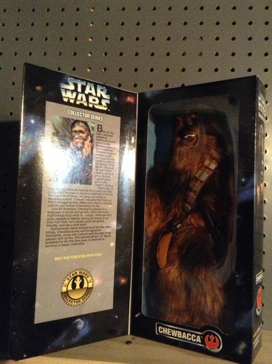 Chewbacca Collector Series - Kenner sci-fi collectible [Barcode 016281277161] - Main Image 1