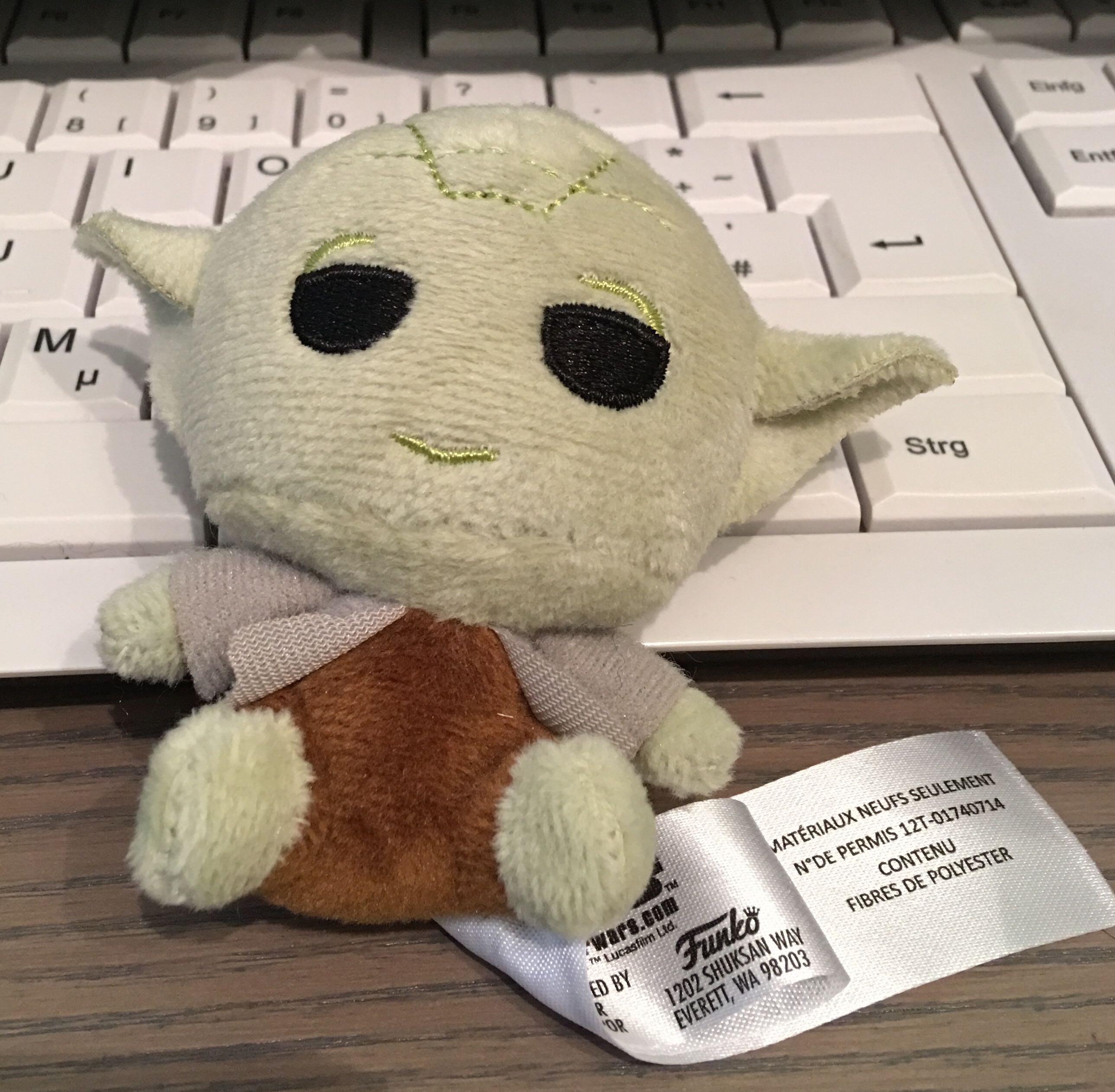 Yoda - Mystery Minis Plushies - Funko sci-fi collectible [Barcode 889698267311] - Main Image 1