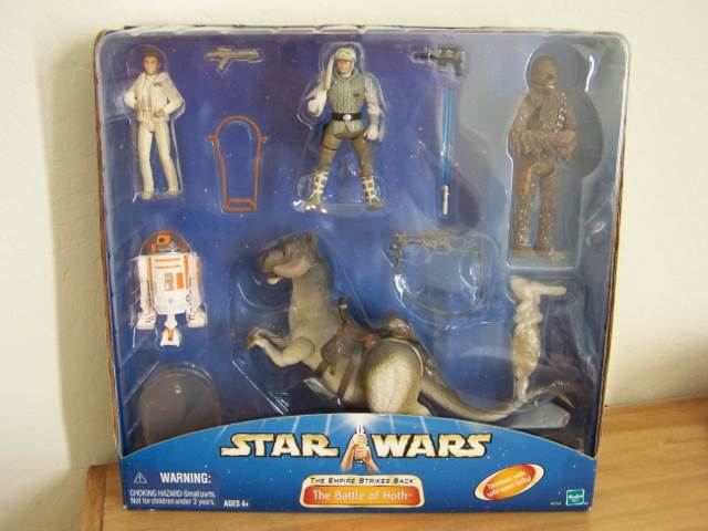 The Battle Of Hoth - Hasbro sci-fi collectible [Barcode 076930267035] - Main Image 1