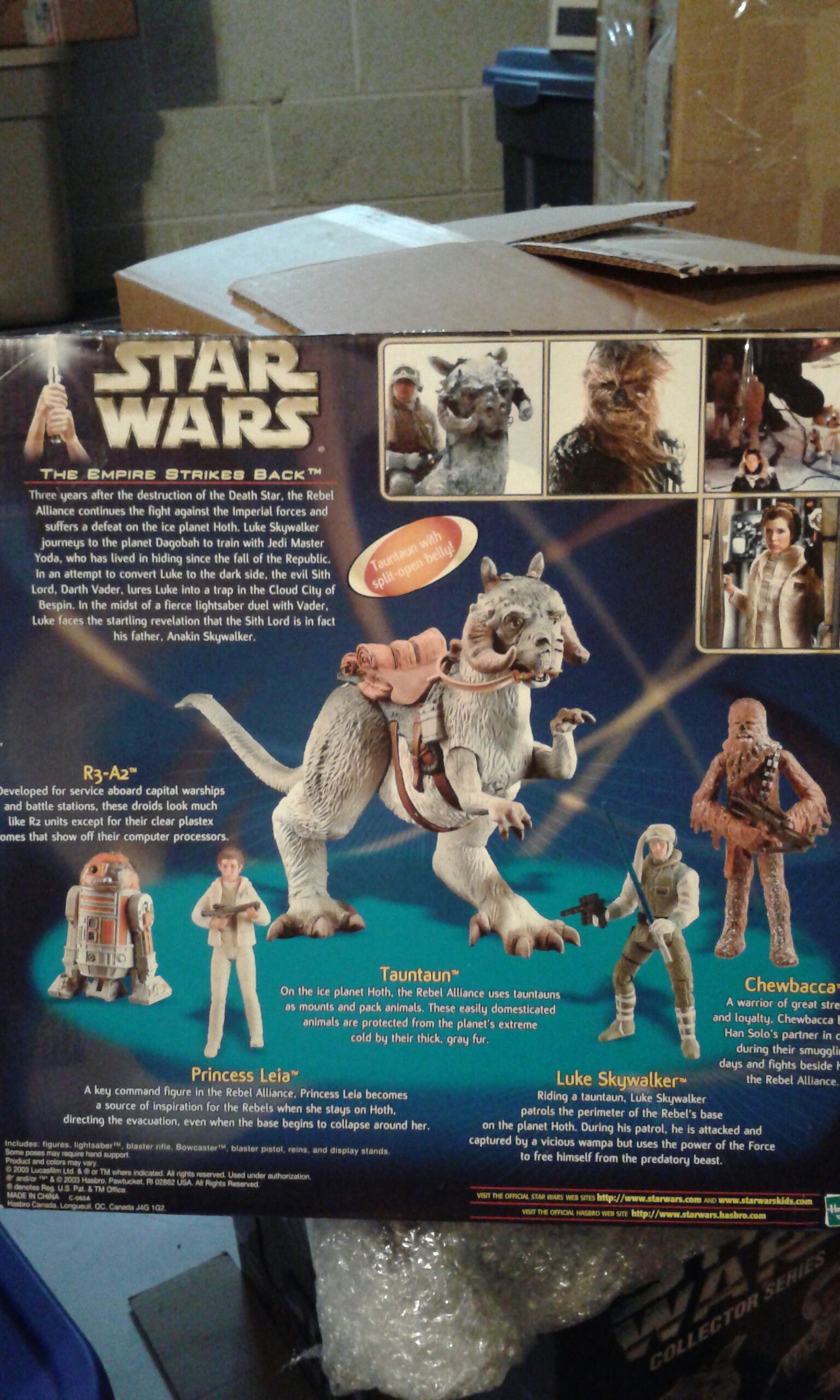 The Battle Of Hoth - Hasbro sci-fi collectible [Barcode 076930267035] - Main Image 2