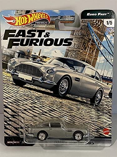 Hot Wheels Aston Martin Db5 Vehicle  sci-fi collectible [Barcode 887961888577] - Main Image 1