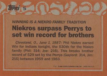 Phil Niekro / Joe Niekro  baseball card collectible - Main Image 2
