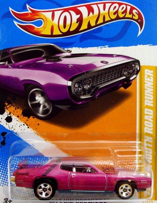 Plymouth Road Runner ‘71 - 2012 New Models toy car collectible - Main Image 2