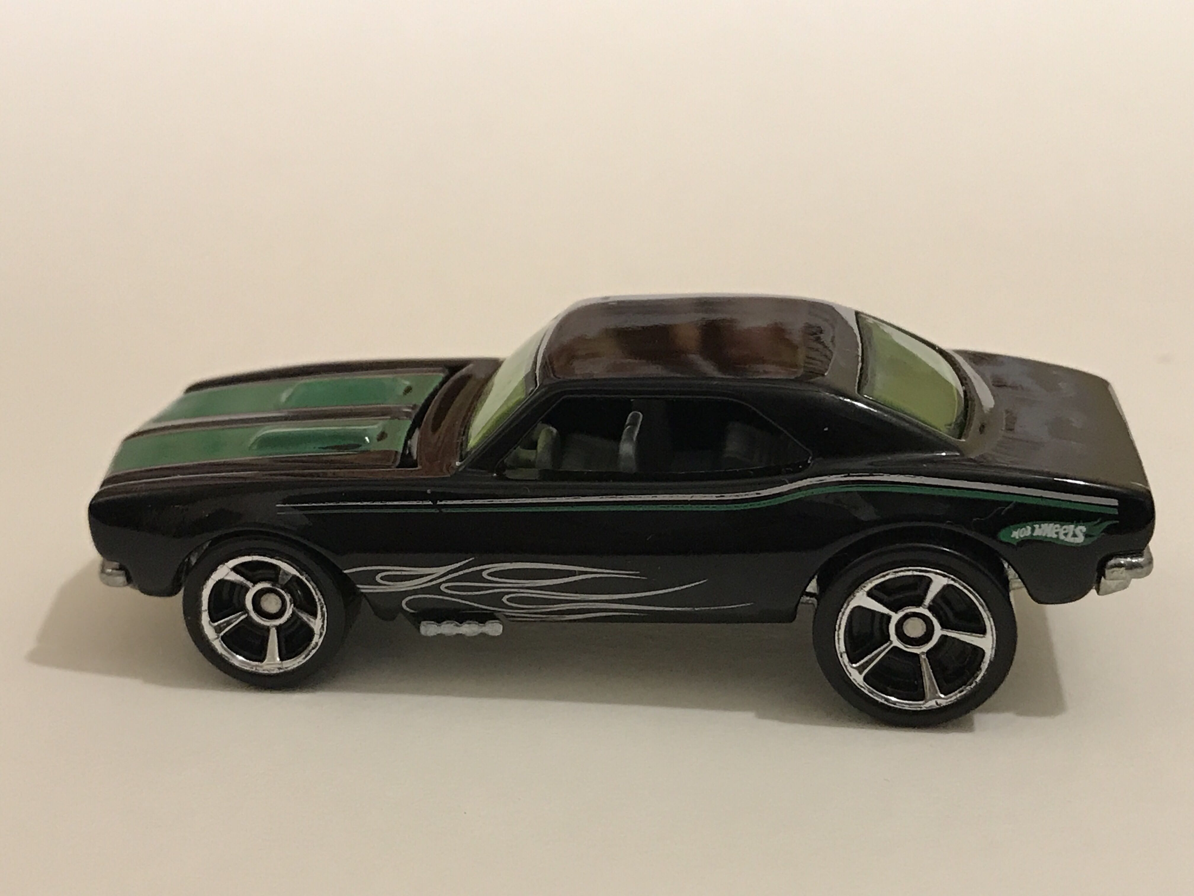 ’67 Camaro - 2010 - HW MUSCLE MANIA toy car collectible - Main Image 3
