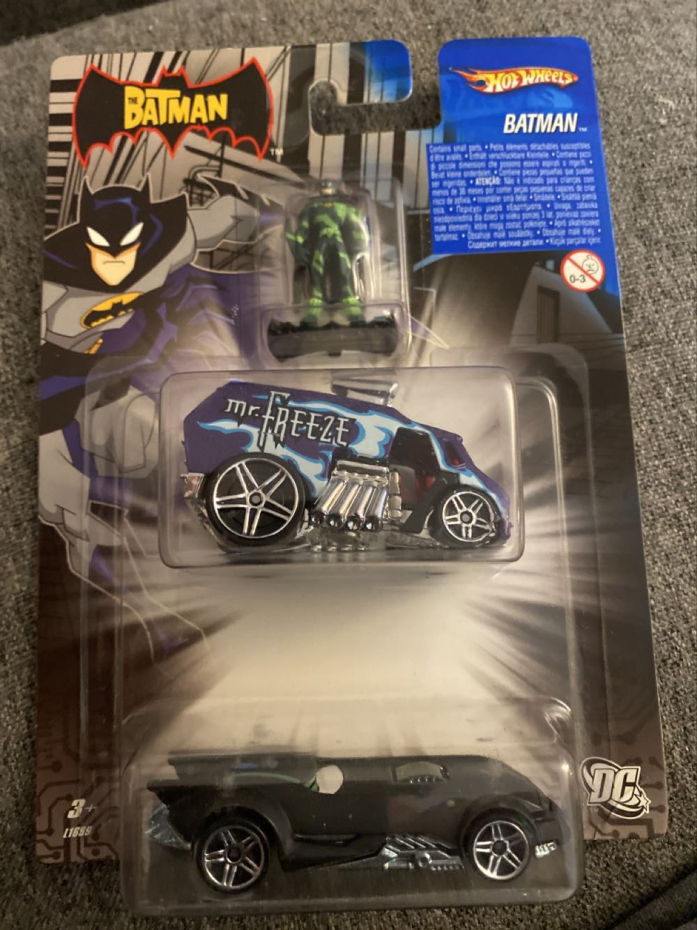 HW The Batman Twin Pack Mr Freeze Escapes - The Batman toy car collectible [Barcode 027084472011] - Main Image 2