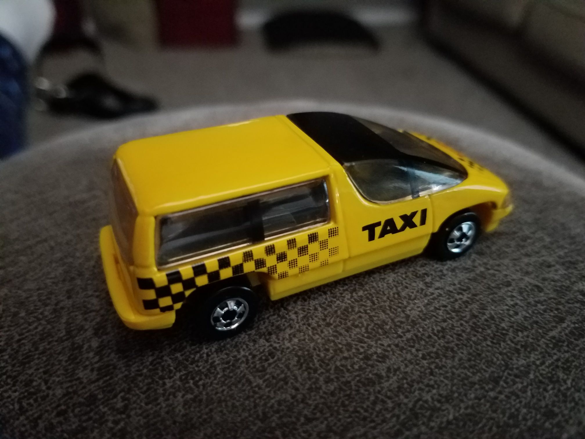 Lumina Minivan 1990 - . toy car collectible - Main Image 2