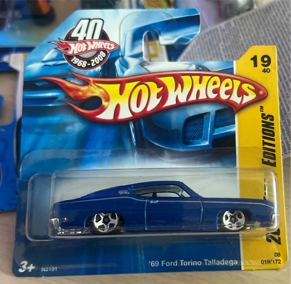 19/40 69 Ford Torino Talladega - 2008 - HW New Models™️ toy car collectible - Main Image 3