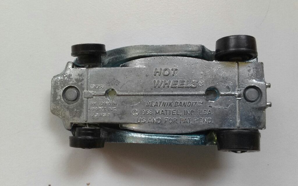 Beatnik Bandit - Sweet 16 toy car collectible - Main Image 2