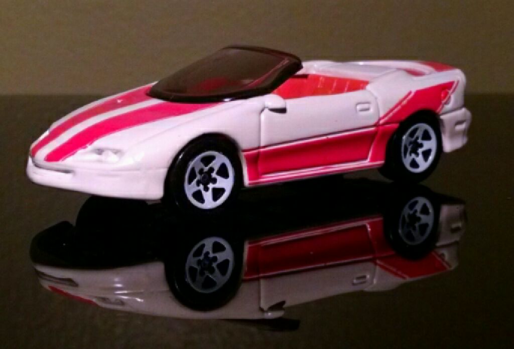 ’95 CAMARO CONVERTIBLE  - Mainline toy car collectible - Main Image 2
