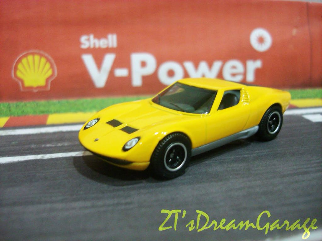 Lamborghini Miura P400 S - Matchbox toy car collectible - Main Image 2