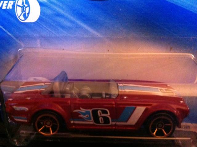 Triumph TR6 - Faster Than Ever ’10 toy car collectible - Main Image 2
