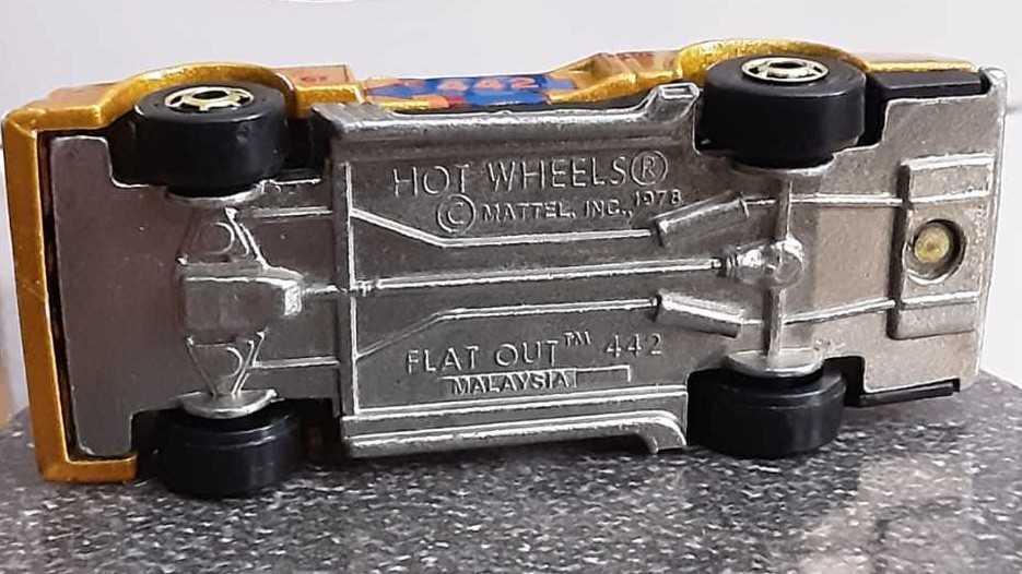 Flat Out 442 - Big Cat Customs toy car collectible - Main Image 3