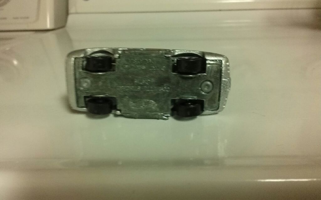 Corvette Stingray - Hotwheels Highway 35th Anniversary toy car collectible - Main Image 2