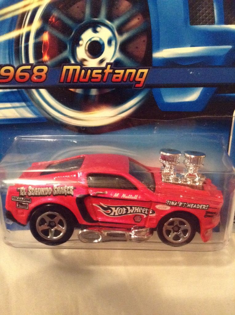 Mustang 1968 Tooned - Hot Wheels toy car collectible - Main Image 2