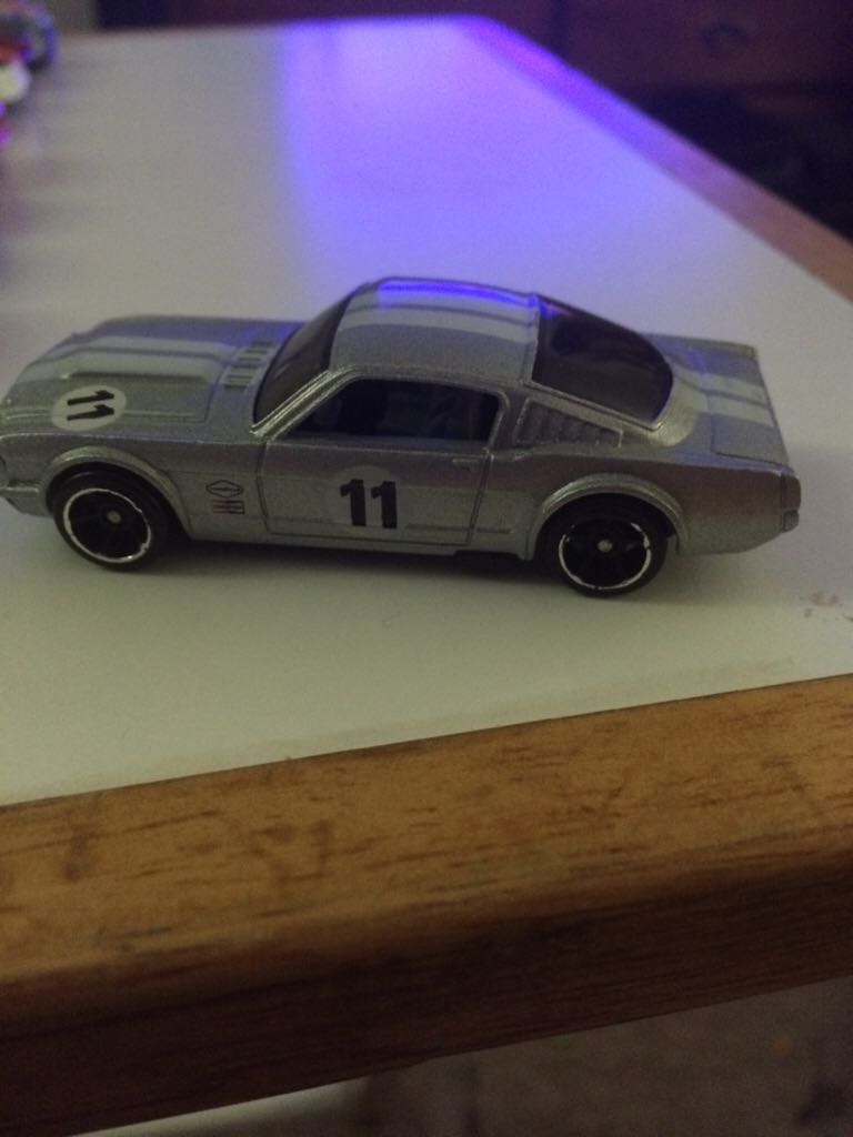 65 Mustang 2+2 Fastback - 2008 New Models toy car collectible - Main Image 2