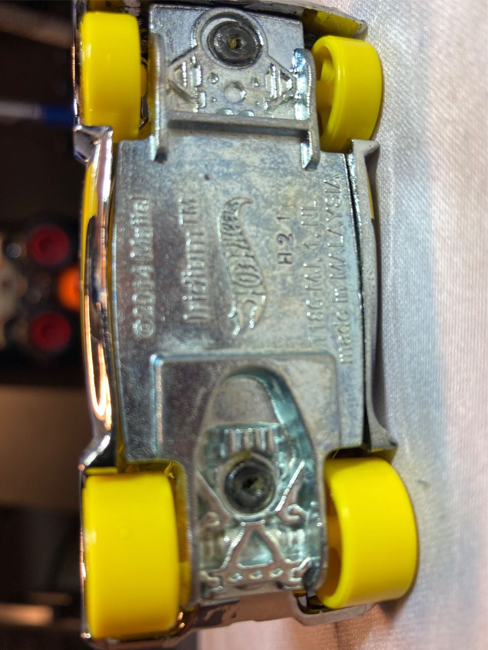 Iridium - Acceleracers Silencerz toy car collectible - Main Image 3