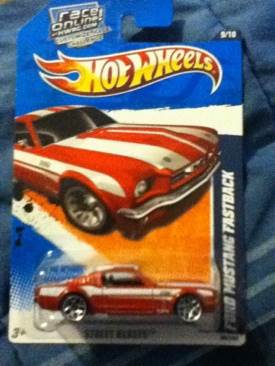 Ford Mustang Fastback - Street Beasts toy car collectible [Barcode 027084944242] - Main Image 1