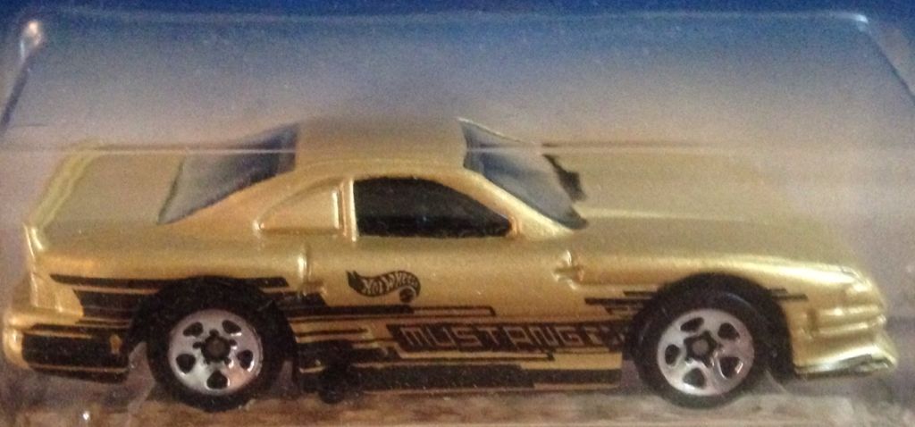 Mustang Cobra - 1999 Mainline toy car collectible - Main Image 2