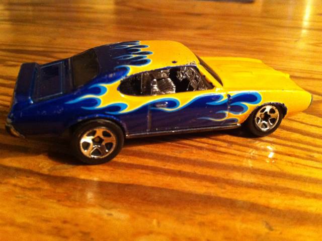 1969 Pontiac GTO - Treasure Hunts toy car collectible - Main Image 2