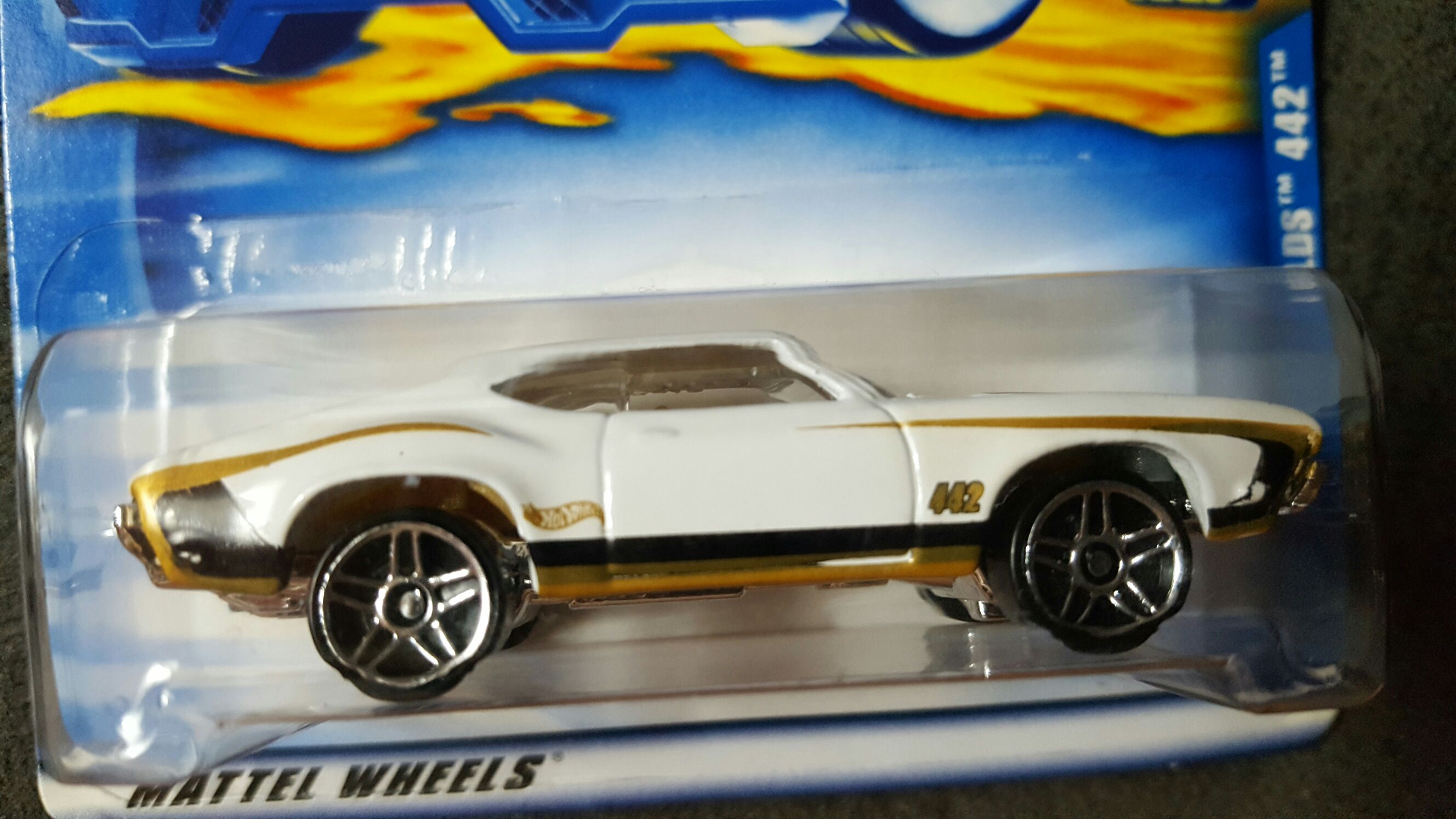 Olds 442 - Treasure Hunt toy car collectible - Main Image 2