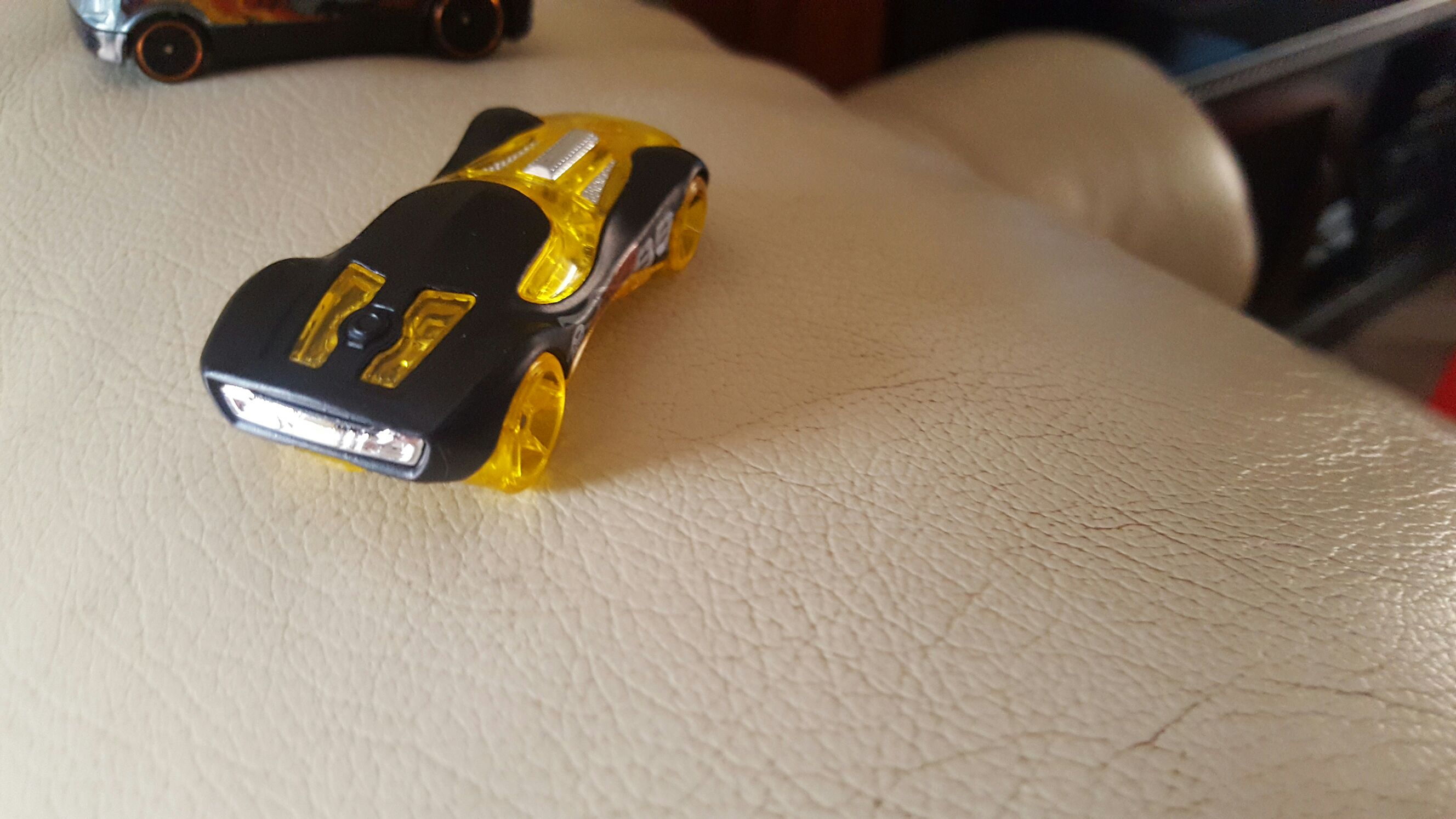 HW40 - 2020 Spring toy car collectible - Main Image 2