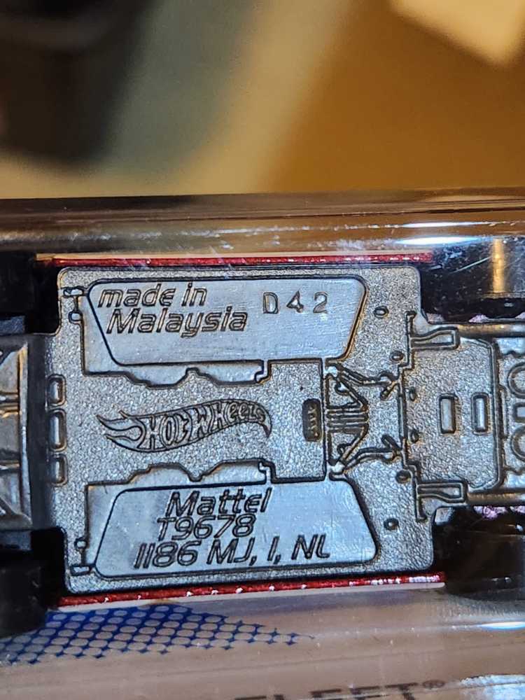 Volkswagen Brasilia - Heat Fleet ’12 toy car collectible - Main Image 4