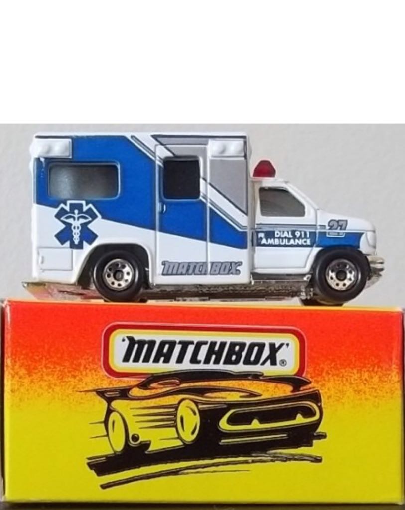 Ambulance - Matchbox 1-75 toy car collectible - Main Image 2