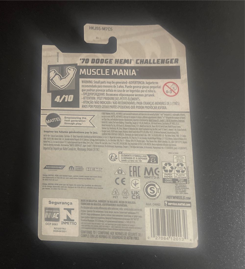 ’70 Dodge Hemi Challenger - HW Muscle Mania - 2023 toy car collectible - Main Image 2