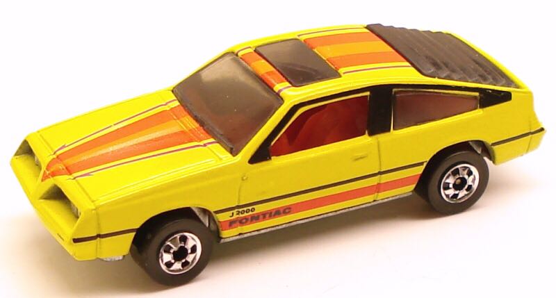 Pontiac J2000 - Black Wall toy car collectible - Main Image 2