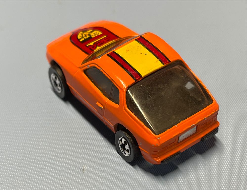 Upfront 924 - Hot Wheels Porsche toy car collectible - Main Image 3
