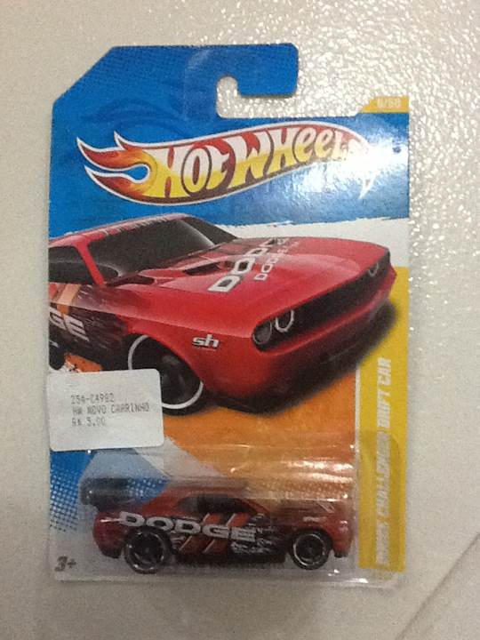Dodge Challenger Drift Car - 2011 HW Premiere toy car collectible - Main Image 2
