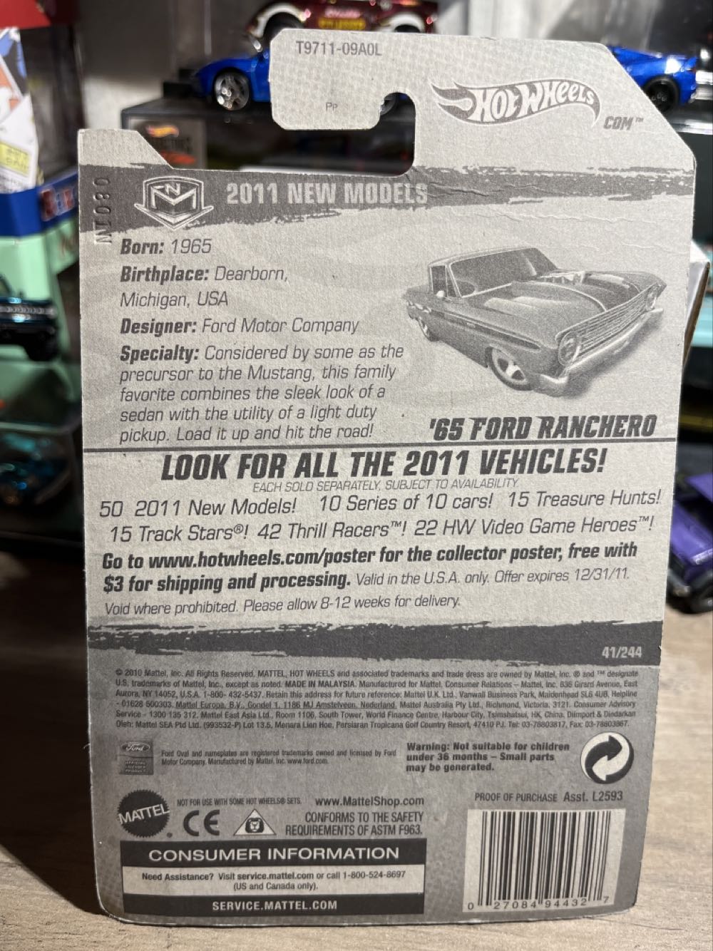‘65 Ford Ranchero - 2011 New Models toy car collectible [Barcode 027084944327] - Main Image 3
