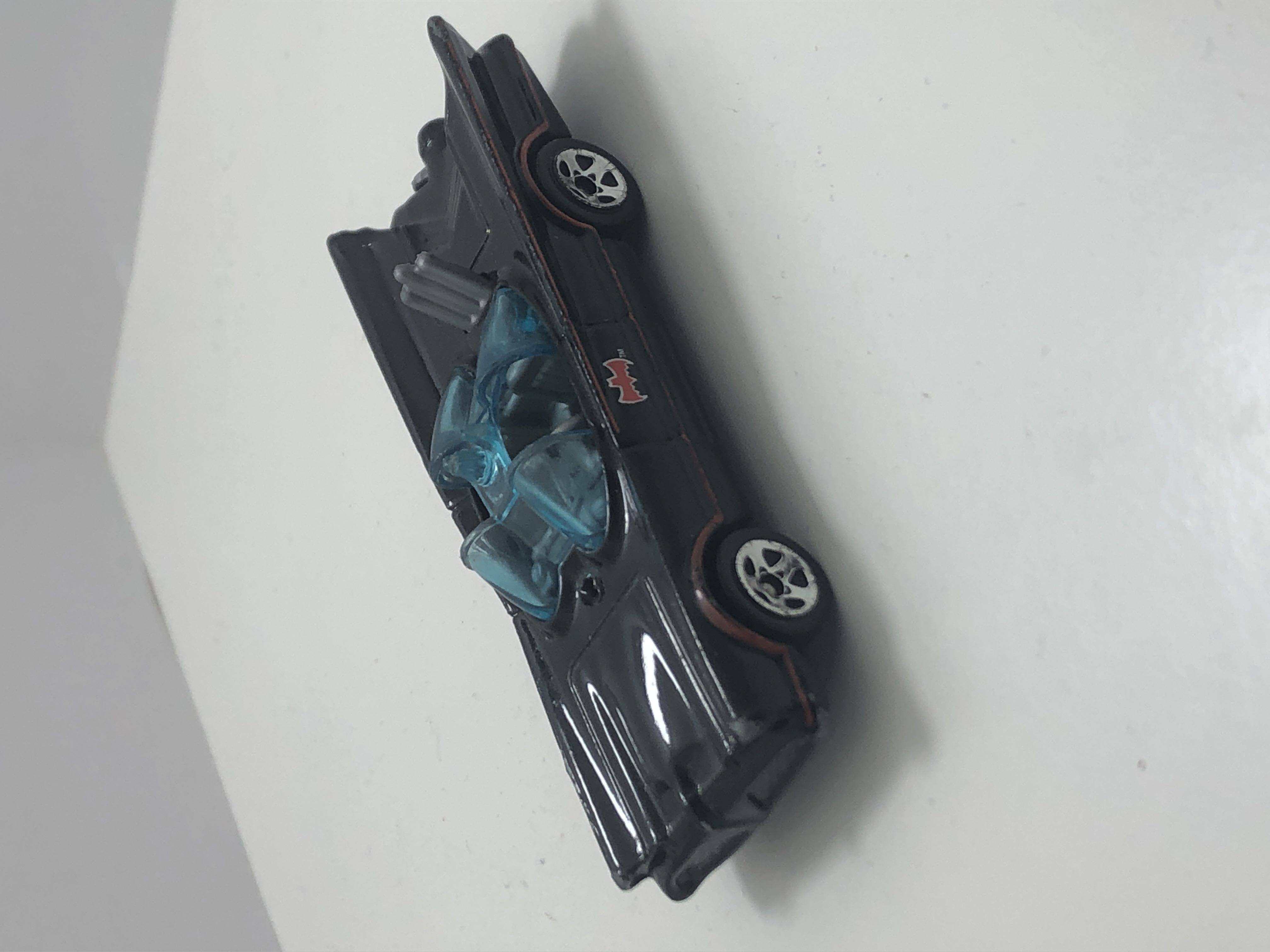 BAT - 1966 Lincoln Futura Custom ’Batmobile’ - Classic Batman TV Series - New Models toy car collectible - Main Image 3