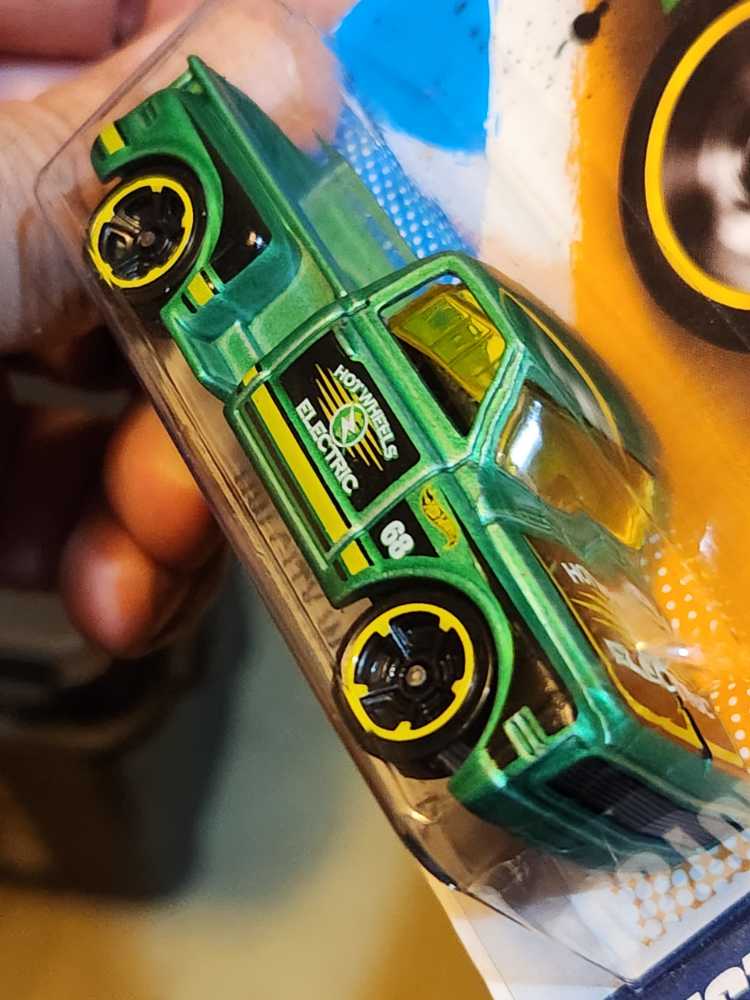 Chevy ’69 Custom Pickup - 2012 - HW City Works ’12 toy car collectible - Main Image 4