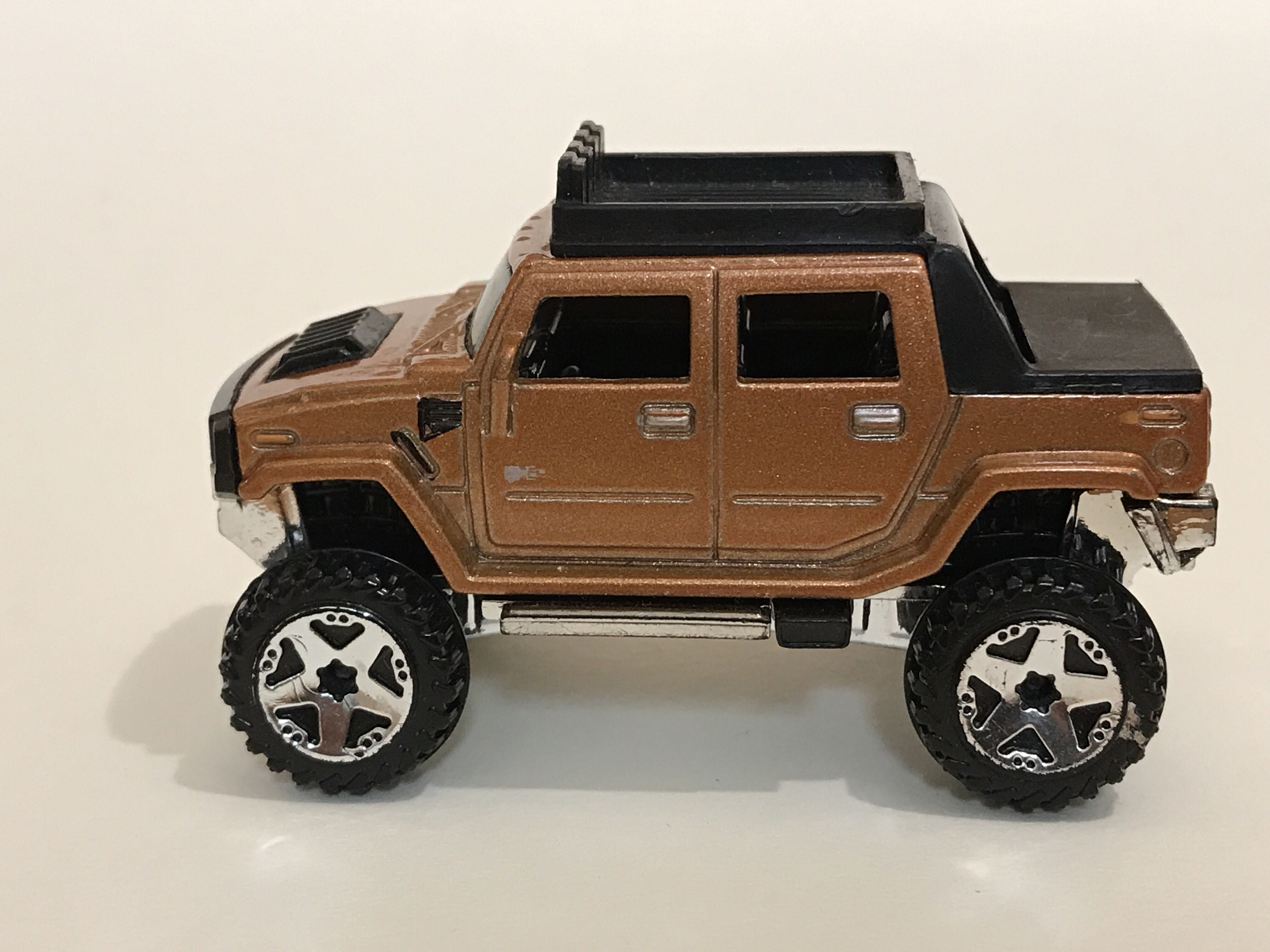 Hummer H2 - Dream Garage Series toy car collectible - Main Image 3