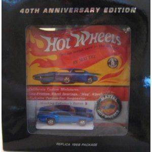 HW BUTTON CARS - 40th Anniversary HWC toy car collectible - Main Image 2