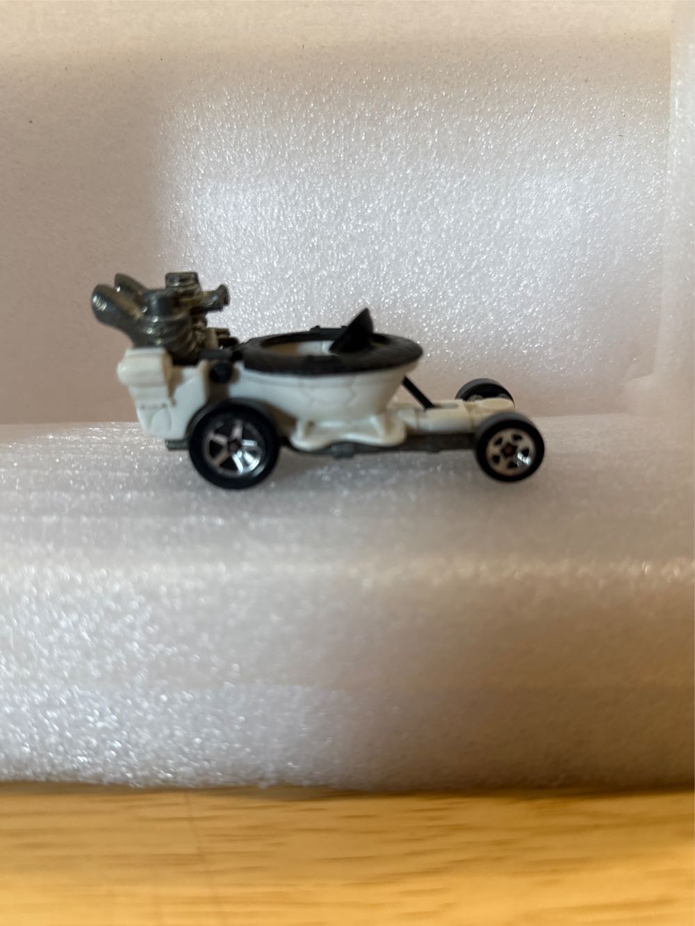 Hot Seat - HW 1998 First Editions toy car collectible - Main Image 4