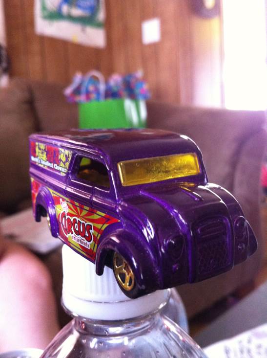 Dairy Delivery - Circus On Wheels Series toy car collectible - Main Image 2