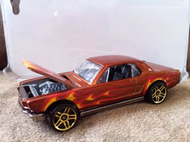 Ford Mustang ’65 - Heat Fleat ’11 toy car collectible [Barcode 027084984088] - Main Image 2