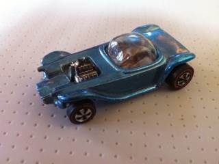Beatnik Bandit - First 16 toy car collectible - Main Image 1