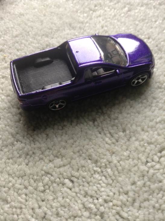 Matchbox: 2008 Holden VE UTE SSV - Sports Cars toy car collectible - Main Image 2