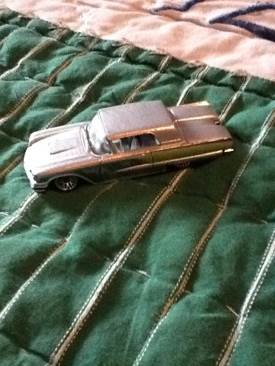 58 Thunderbird - 2005 Hot Wheels toy car collectible - Main Image 1