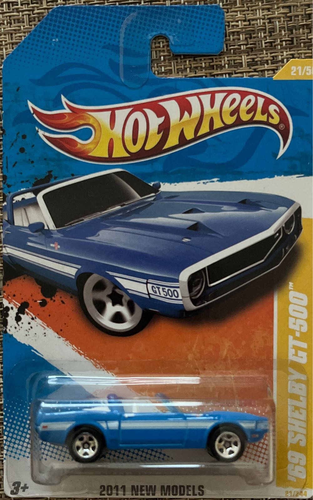 68 Shelby GT-500 - 2011 HW Premiere toy car collectible - Main Image 3