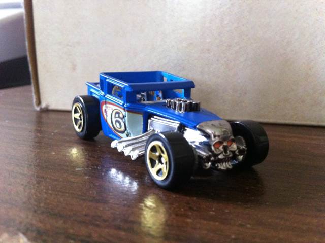 Bone Shaker (L) - 2010 HW Hot Rods toy car collectible - Main Image 2