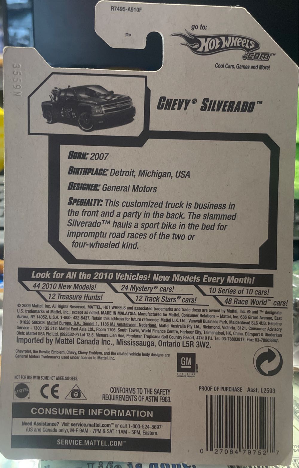 Chevy Silverado - HW Garage toy car collectible - Main Image 3